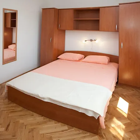 Yacht Beach Apartments Kastela Room photo