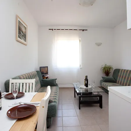 Yacht Beach Apartments Kastela Room photo