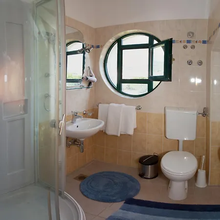 Yacht Beach Apartments Kastela Room photo