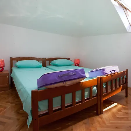 Yacht Beach Apartments Kastela Room photo
