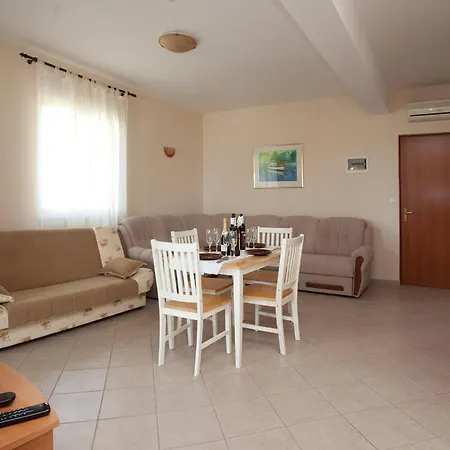 Yacht Beach Apartments Kastela Room photo