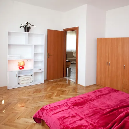 Yacht Beach Apartments Kastela Room photo
