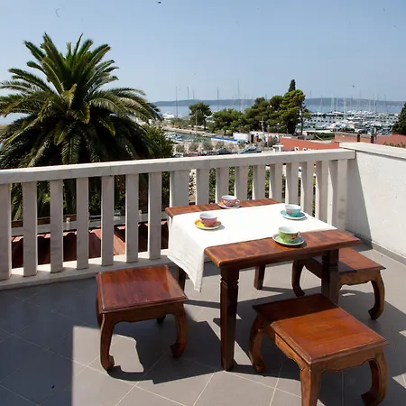 Yacht Beach Apartments Kastela Room photo