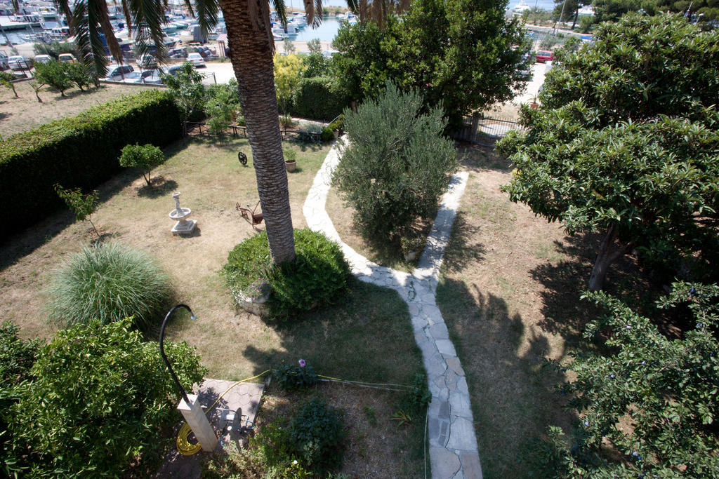 Apartment Yacht Kastela